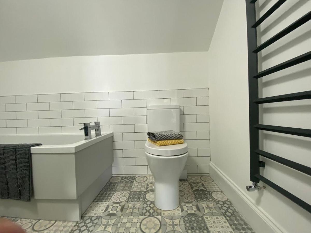 High Barnes 3 Bed House With Parking, Sleeps 7, Quiet Location Appartement Sunderland  Buitenkant foto