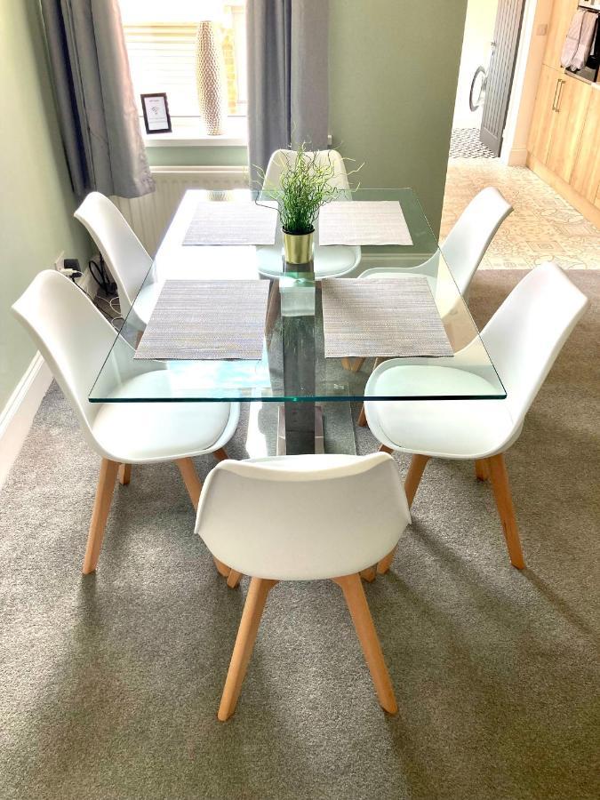 High Barnes 3 Bed House With Parking, Sleeps 7, Quiet Location Appartement Sunderland  Buitenkant foto
