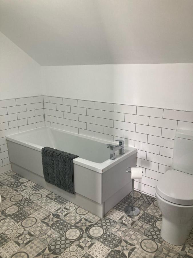 High Barnes 3 Bed House With Parking, Sleeps 7, Quiet Location Appartement Sunderland  Buitenkant foto