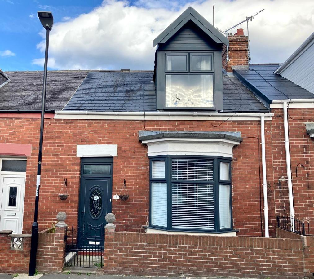 High Barnes 3 Bed House With Parking, Sleeps 7, Quiet Location Appartement Sunderland  Buitenkant foto